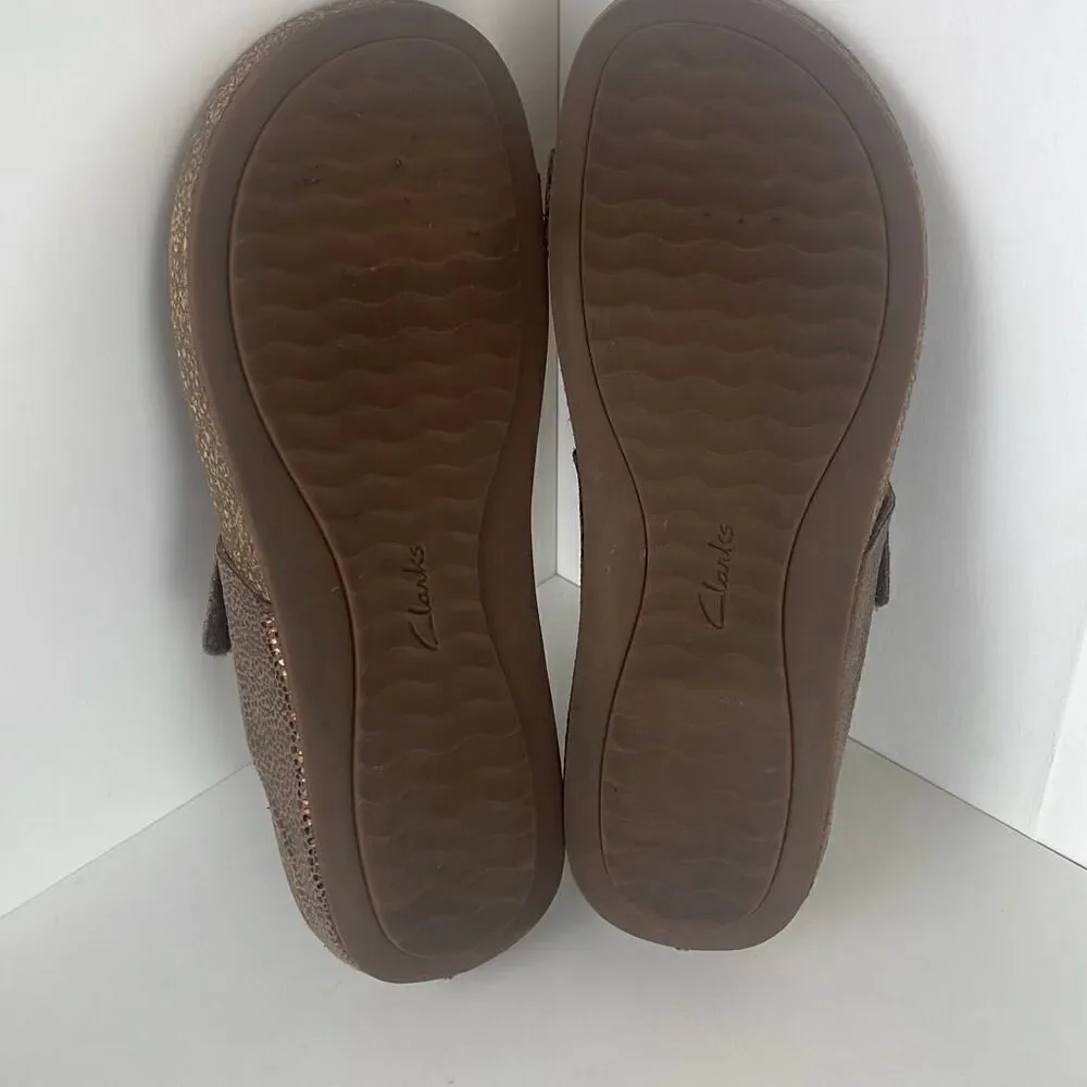 Clarks Artisan Collection Copper Metallic Stingray Embossed Leather Sandals 5.5
